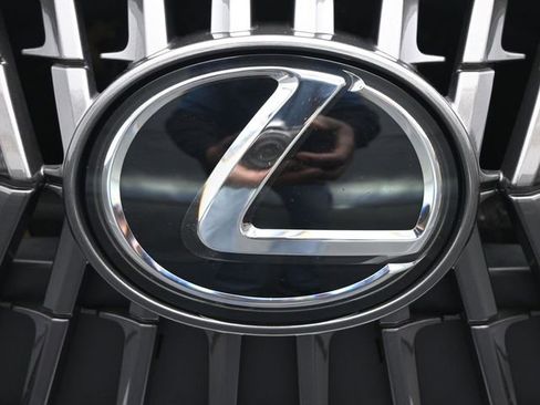 Certified 2022 Lexus ES 350 w/ Premium Package FWD image 40