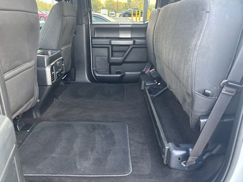 Used 2019 Ford F150 XLT w/ Equipment Group 302A Luxury AWD/4WD image 34