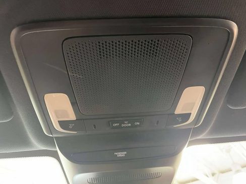 Certified 2025 Honda HR-V Sport image 27