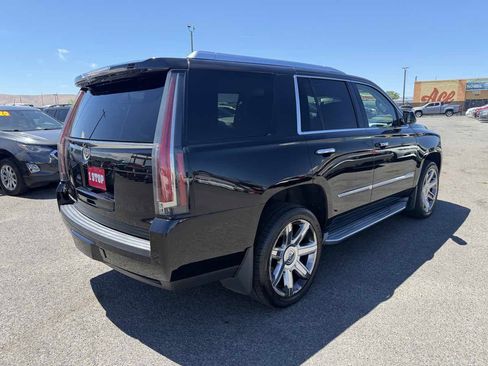 Used 2015 Cadillac Escalade Luxury AWD/4WD image 5