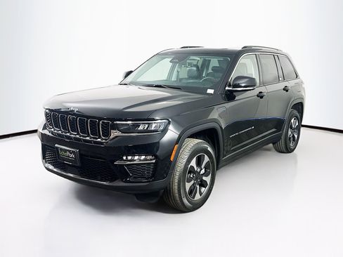 Used 2023 Jeep Grand Cherokee 4WD 4xe w/ Luxury Tech Group II image 3