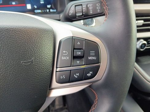 Used 2025 Ford Explorer Active w/ Active Comfort Package AWD/4WD image 15
