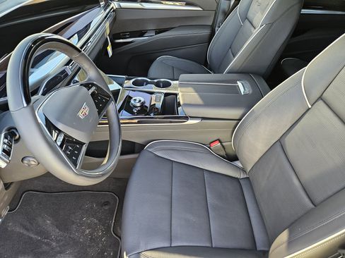 New 2026 Cadillac Escalade ESV Sport w/ LPO, ONYX Package image 9