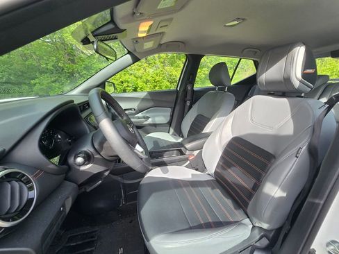 Used 2024 Nissan Kicks SR w/ SR Premium Package FWD image 15