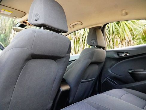 Used 2018 Chevrolet Cruze LT w/ Convenience Package image 32