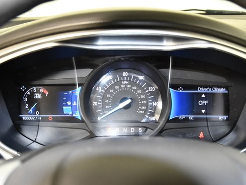 Used 2016 Ford Fusion SE FWD image 18