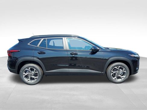 New 2026 Chevrolet Trax LT w/ Driver Confidence Package FWD image 6