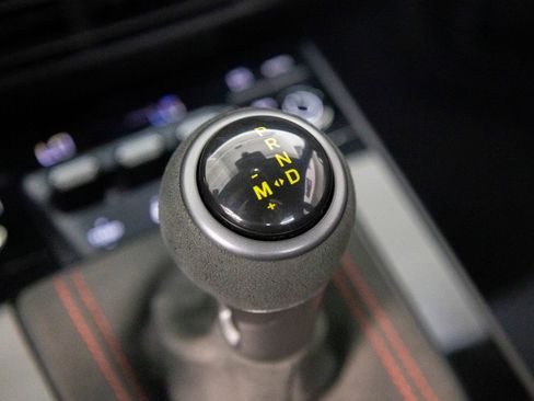 Certified 2024 Porsche 911 GT3 RWD image 17