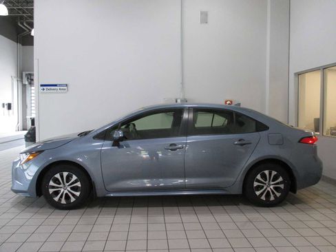 Used 2022 Toyota Corolla LE image 12