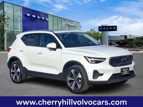 Certified 2025 Volvo XC40 B5 Core w/ Protection Package Premier image 1