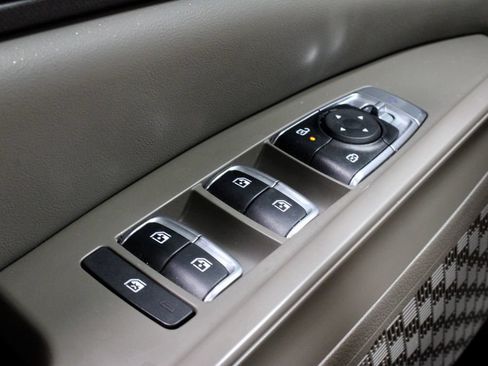 Used 2025 Kia Carnival SX FWD image 28