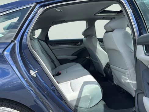 Used 2018 Honda Accord EX image 12