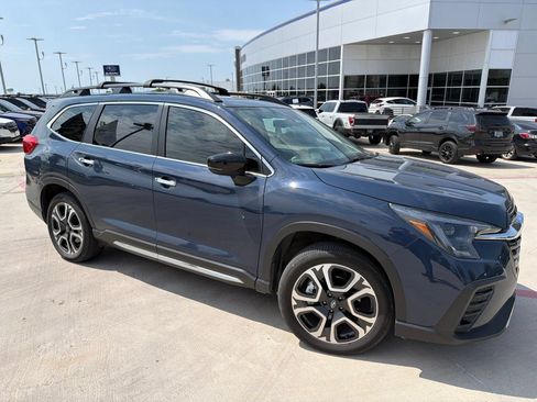 Used 2024 Subaru Ascent Touring AWD/4WD image 2