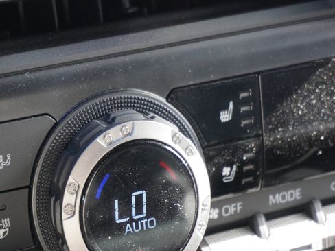 Used 2025 Toyota 4Runner Trailhunter image 31