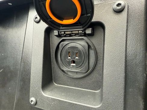 Used 2024 Toyota Tundra Platinum image 10