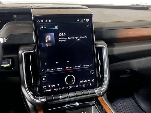 Used 2025 GMC Yukon Denali w/ Denali Reserve Package RWD image 5