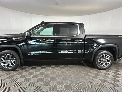 Used 2023 GMC Sierra 1500 SLT w/ SLT Convenience Package AWD/4WD image 5