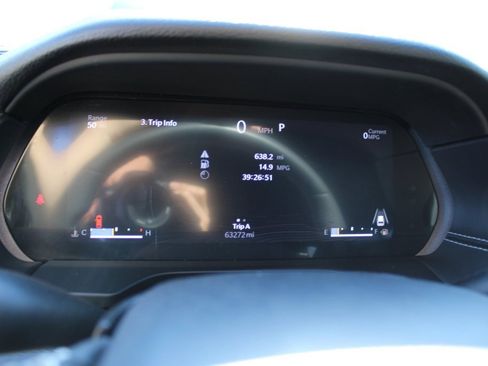 Used 2023 Jeep Grand Cherokee L Laredo image 16