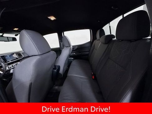 Certified 2017 Toyota Tacoma TRD Sport w/ Tow Package (A/T) AWD/4WD image 9