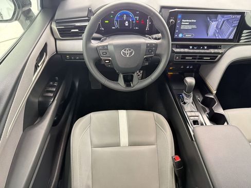 Used 2025 Toyota Camry SE FWD image 26