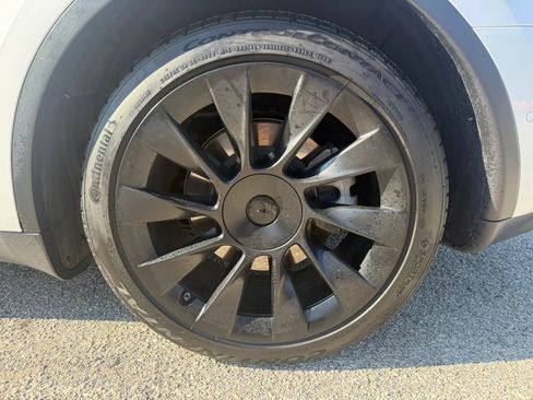 Used 2020 Tesla Model Y Long Range AWD/4WD image 26