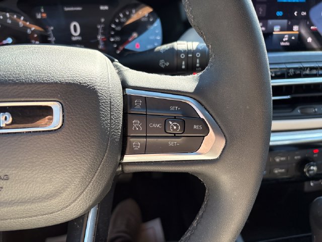 Used 2023 Jeep Compass Limited AWD/4WD image 12
