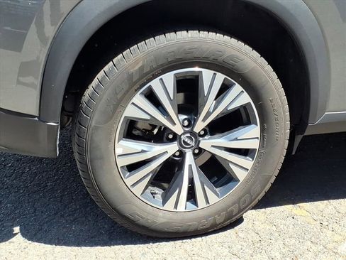 Used 2023 Nissan Rogue SV image 29