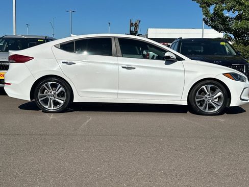 Used 2017 Hyundai Elantra Limited FWD image 3