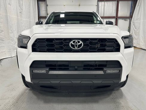 Used 2025 Toyota 4Runner TRD Off-Road image 2