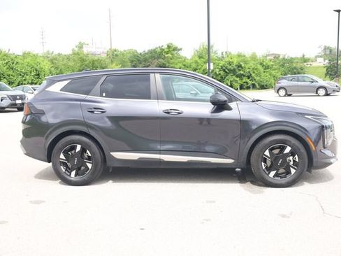 Used 2026 Kia Sportage LX FWD image 3