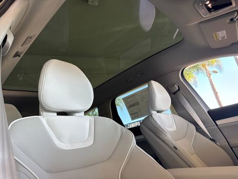 New 2025 Volvo EX90 Plus w/ Protection Package Premier image 17