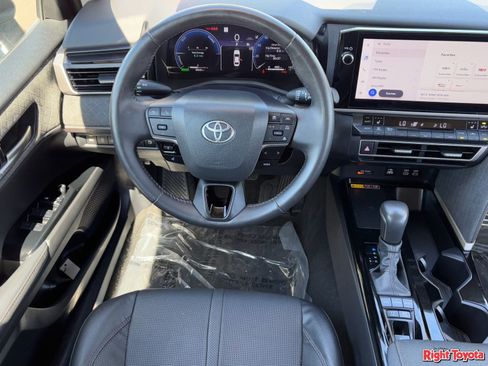 Certified 2025 Toyota Camry XLE image 16