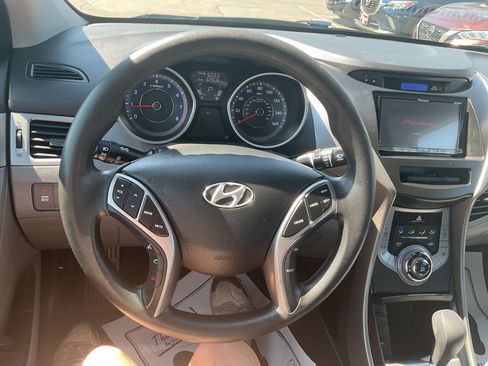 Used 2013 Hyundai Elantra GLS w/ Preferred Pkg FWD image 16