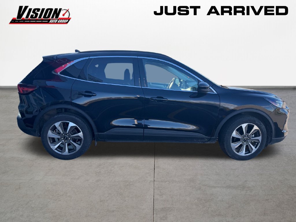 Used 2025 Ford Escape Platinum AWD/4WD image 4