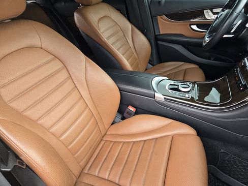 Used 2019 Mercedes-Benz GLC 43 AMG 4MATIC image 19