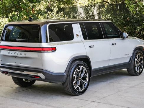Used 2025 Rivian R1S Adventure AWD/4WD image 6