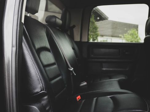 Used 2018 RAM 2500 Tradesman w/ Chrome Appearance Group AWD/4WD image 26
