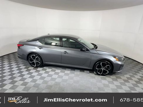 Used 2023 Nissan Altima 2.5 SR image 9