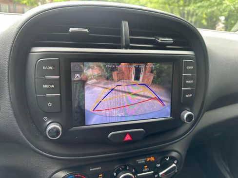 Used 2022 Kia Soul LX FWD image 30