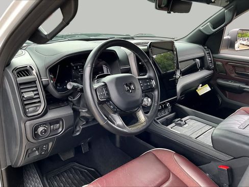 Used 2025 RAM 1500 Limited AWD/4WD image 17