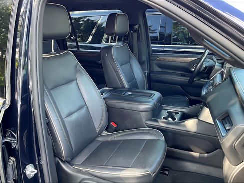 Used 2021 Chevrolet Suburban Premier image 8