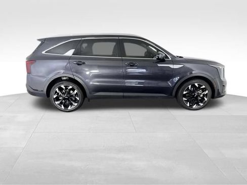 Certified 2025 Kia Sorento EX w/ Panoramic Sunroof Package FWD image 6