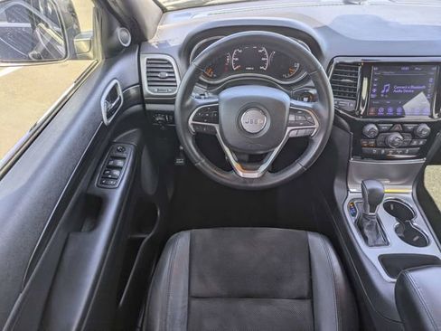 Used 2019 Jeep Grand Cherokee Laredo w/ Laredo X Package image 17