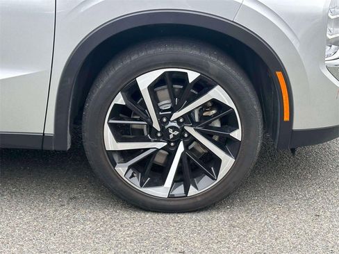 Used 2023 Mitsubishi Outlander SE image 7