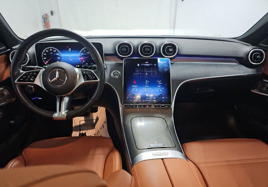 Used 2024 Mercedes-Benz C 300 4MATIC Sedan w/ Exclusive Trim Package image 7