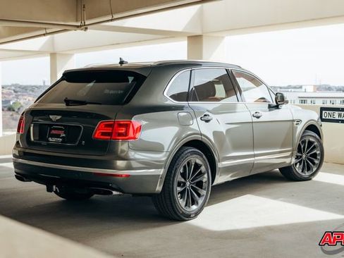 Used 2017 Bentley Bentayga image 62