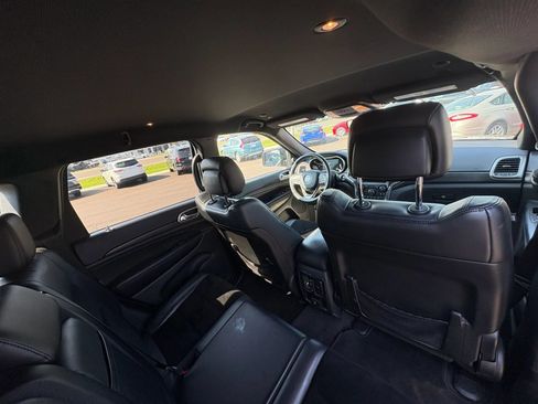 Used 2018 Jeep Grand Cherokee Altitude AWD/4WD image 29