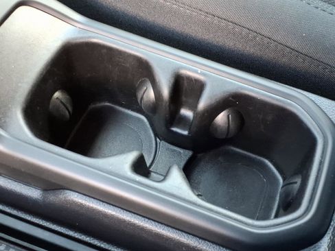 Used 2022 Jeep Wrangler Unlimited Sport AWD/4WD image 9