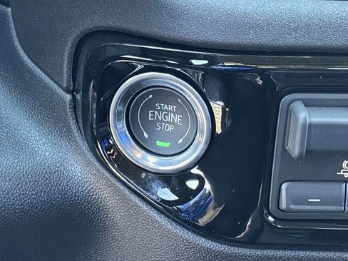 New 2026 GMC Sierra 1500 SLE image 16