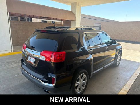 Used 2017 GMC Terrain SLT w/ Driver Alert Package I FWD image 4